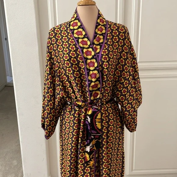 Haute Hippie Kimono Style Floral Robe - Picture 5 of 7
